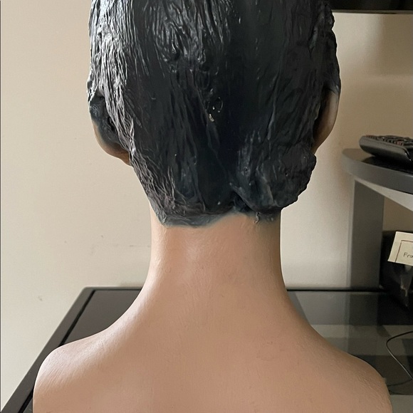 Vintage Female Head mannequin display. - Picture 6 of 7